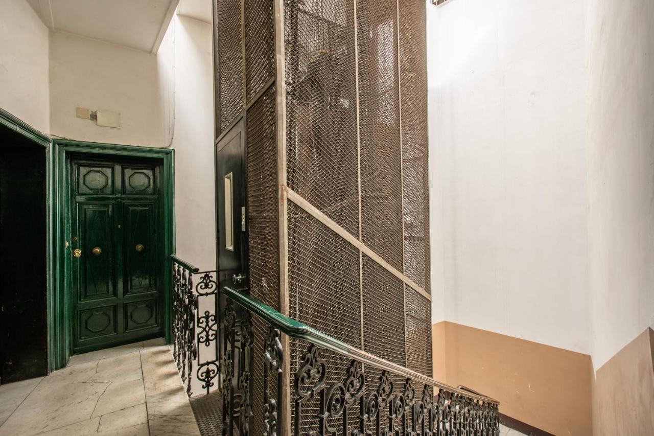 Cavour Attic With Terrace Daire Roma Dış mekan fotoğraf